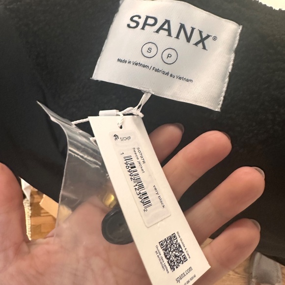 NWT Spanx Fleece Shawl Jacket In Black Size Small - Picture 5 of 7